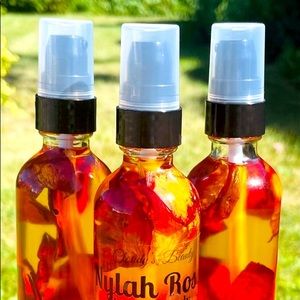 Luxurious Bath & Body Oil.